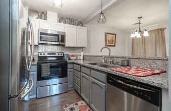 3424 Vintage Dr, Unit 147 in Modesto, CA - Building Photo - Building Photo