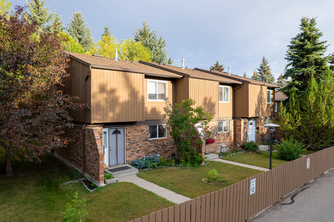 Prairie Meadows in Calgary, AB - Building Photo - Building Photo