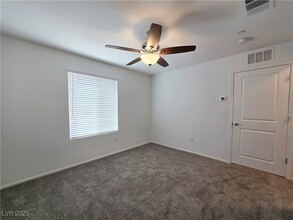 5717 CRENELLATED St in Las Vegas, NV - Building Photo - Building Photo