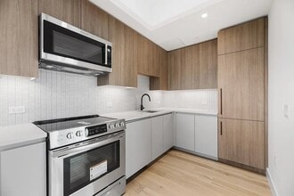 27-10 37th Ave in Queens, NY - Building Photo - Building Photo