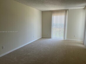 21055 Yacht Club Dr in Aventura, FL - Building Photo - Building Photo