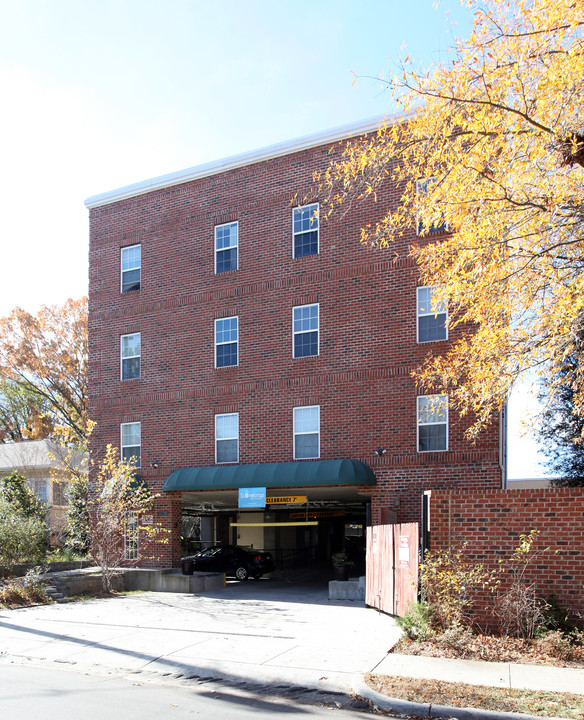 Stonecrop apartments in Chapel Hill, NC - Building Photo