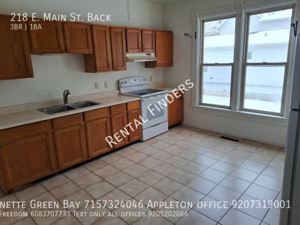 218 E Main St in Chilton, WI - Building Photo - Building Photo