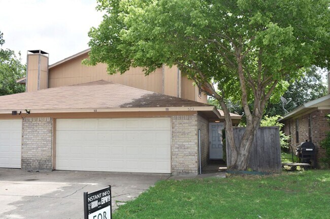 521 S Las Vegas Trail, Unit 523 in White Settlement, TX - Building Photo - Building Photo
