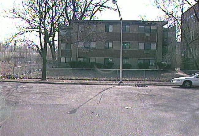 963 E 84th St in Chicago, IL - Foto de edificio - Building Photo