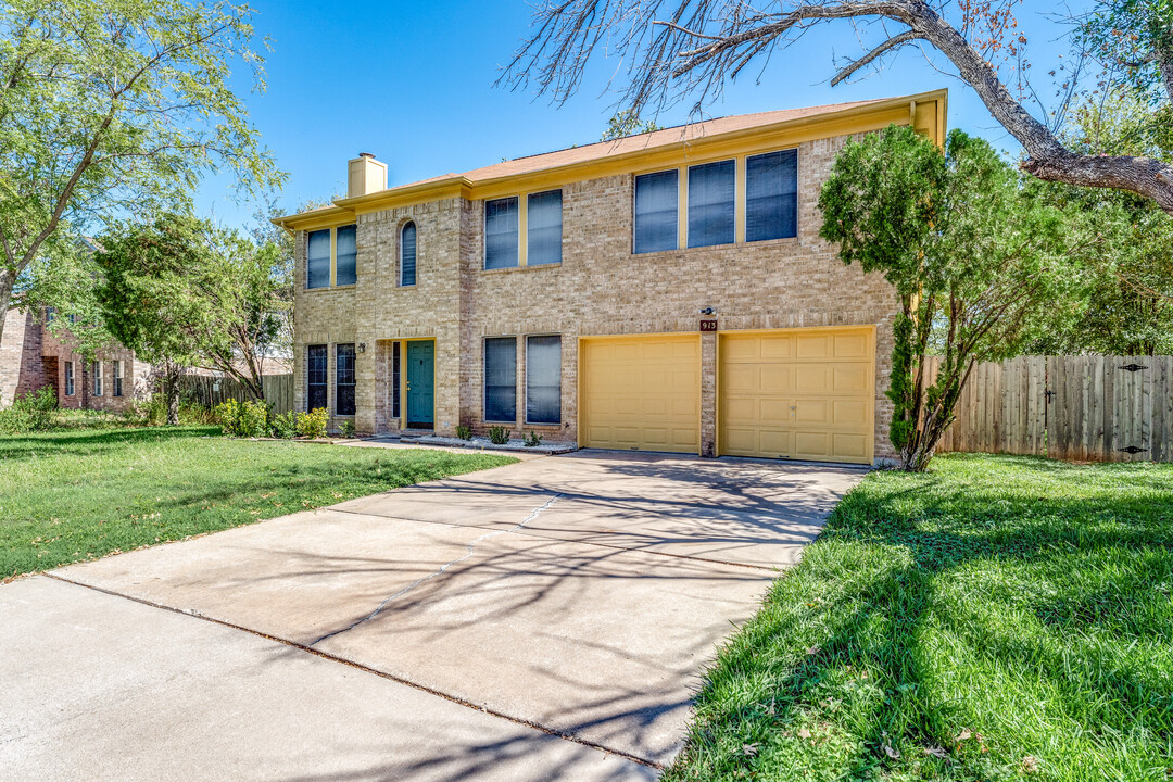 913 Hayden Way in Round Rock, TX - Building Photo