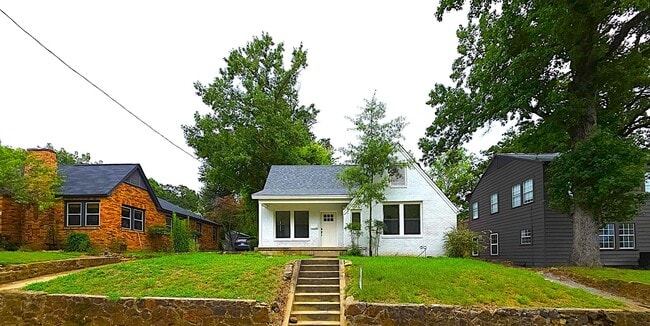 property at 1010 W Rusk St