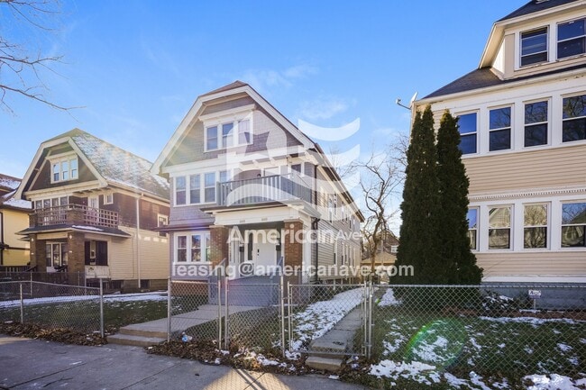 2641#2641 North 49th Street, 53210; #1401166 - 1401166 in Milwaukee, WI - Foto de edificio - Building Photo