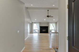 15327 Parker Cir in Omaha, NE - Foto de edificio - Building Photo