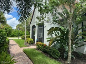 1431 Santiago Cir in Naples, FL - Building Photo