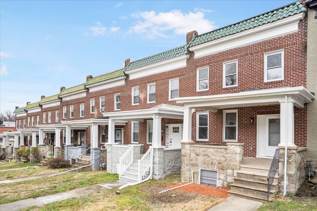 2307 N Ellamont St in Baltimore, MD - Building Photo - Building Photo