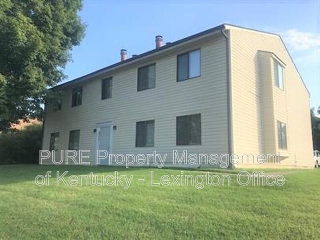 property at 3772 Camelot Dr