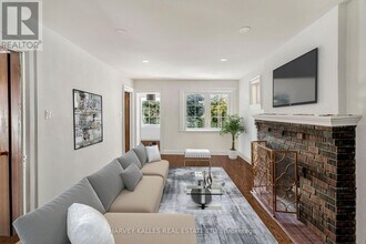 39 Standish Ave in Toronto, ON - Building Photo - Building Photo