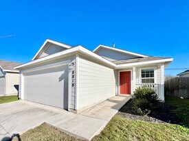 8818 Lamus Wheel in San Antonio, TX - Building Photo