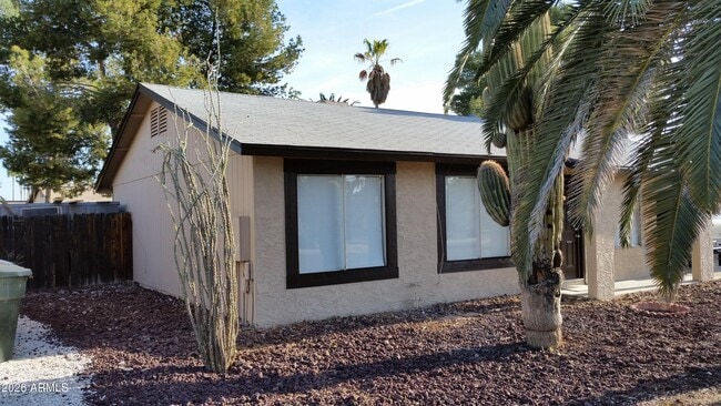 4030 E Windrose Dr in Phoenix, AZ - Building Photo - Building Photo