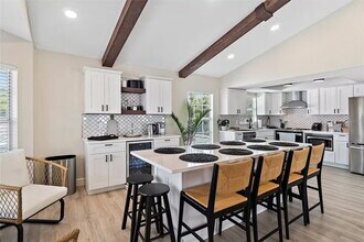 7615 Coquina Way in St Pete Beach, FL - Foto de edificio - Building Photo