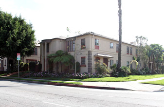 5360-5362 W Olympic Blvd in Los Angeles, CA - Foto de edificio - Building Photo