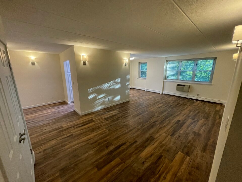 27 Northill St, Unit 3K in Stamford, CT - Foto de edificio