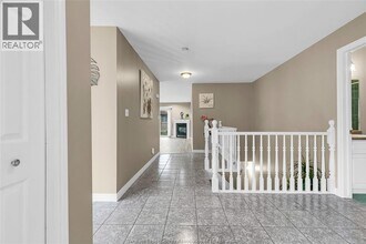 570 Rodfam Dr in Windsor, ON - Building Photo - Building Photo