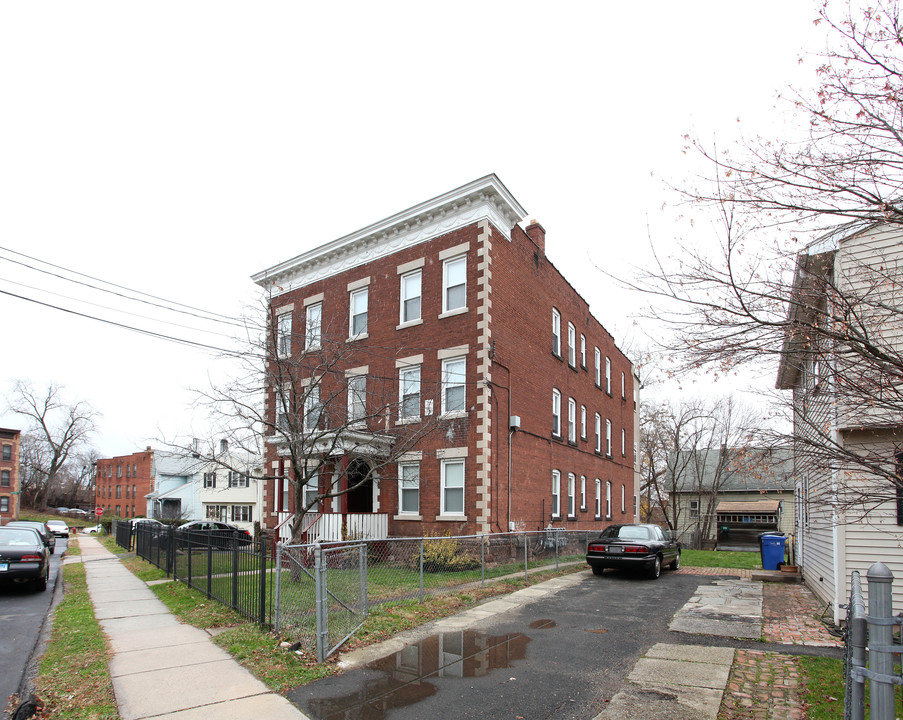 390-392 Bellevue St in Hartford, CT - Building Photo