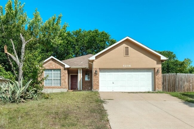 property at 5208 Walnut Grove Ct