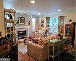 512 Brickhouse Rd in Princeton, NJ - Building Photo