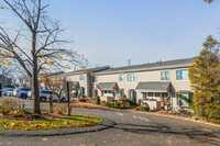 Woodbrooke Estates Condominiums in Staten Island, NY - Foto de edificio - Building Photo