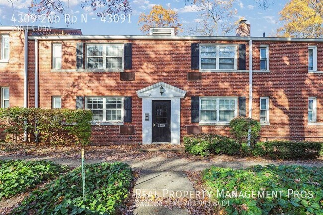 4309 2nd Rd N-Unit -43091 in Arlington, VA - Foto de edificio - Building Photo