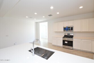 12617 W Morten Ave in Glendale, AZ - Building Photo - Building Photo