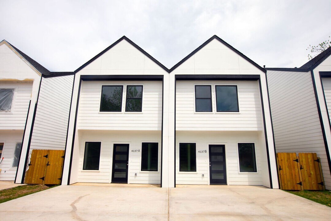 4137 Mallow St in Houston, TX - Building Photo