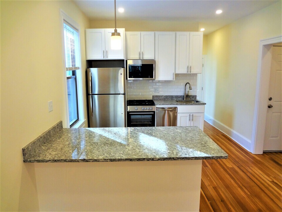 7 Brown Ter in Boston, MA - Foto de edificio