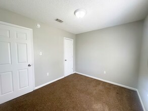 1632 Lexington Cir in Valdosta, GA - Building Photo - Building Photo