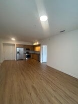 950 E 27th St, Unit B1 in Hialeah, FL - Building Photo