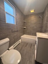 121 Carroll Ave in Valley Stream, NY - Building Photo - Building Photo