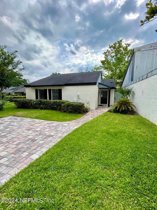 property at 160 Bermuda Ct