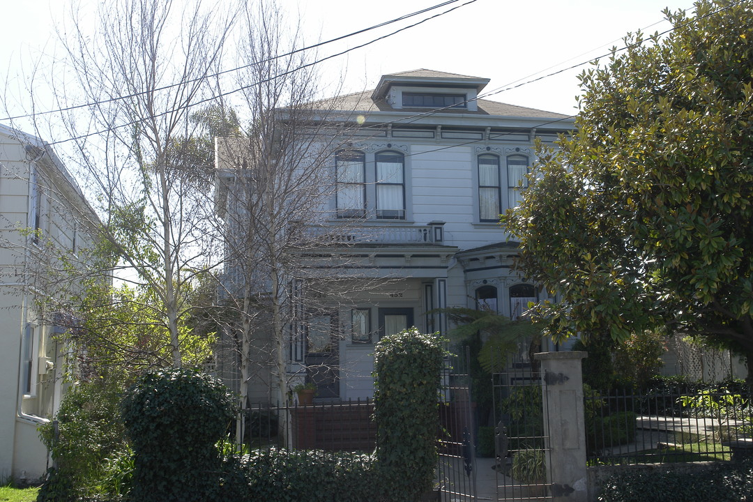 452 Santa Clara Ave in Alameda, CA - Foto de edificio