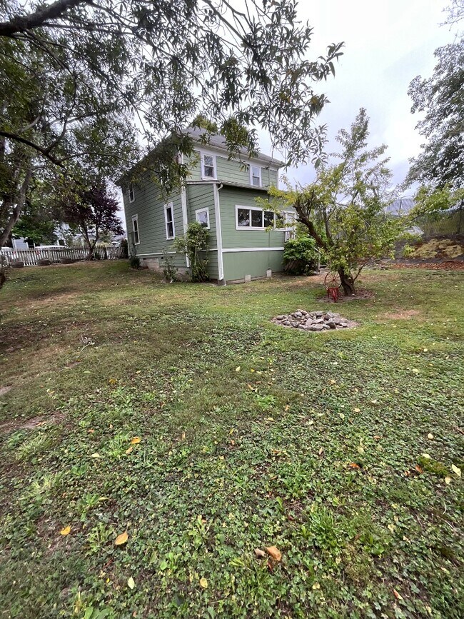 895 7th St in Arcata, CA - Building Photo - Building Photo