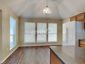 733 Grandview Ave in Seagoville, TX - Foto de edificio - Building Photo