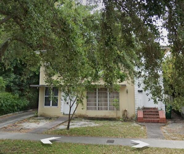 property at 1140 SW 22nd St