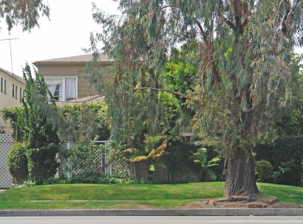 6512 W Olympic Blvd in Los Angeles, CA - Building Photo