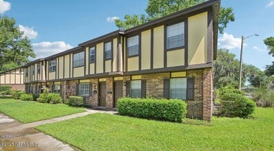 4807 Windrush Ln in Jacksonville, FL - Building Photo - Building Photo