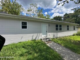 105 Floyd Ln in Little Egg Harbor Township, NJ - Building Photo