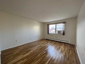 5800 Broadway in West New York, NJ - Building Photo - Building Photo