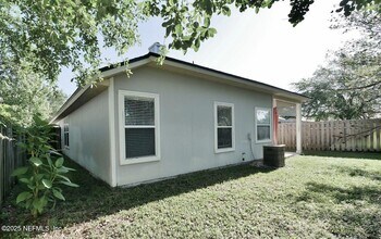 1290 Ardmore St in St. Augustine, FL - Foto de edificio - Building Photo