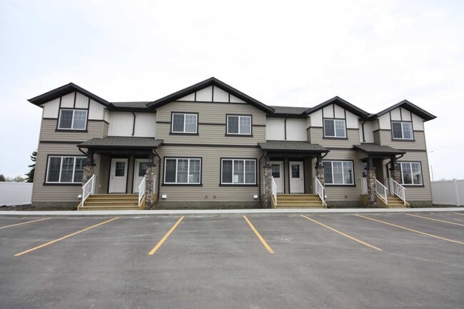 Prospect Townhomes in Penhold, AB - Building Photo - Building Photo