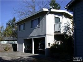 327 Decker St in Santa Rosa, CA - Foto de edificio