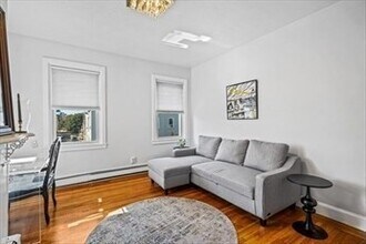 195 Bunker Hill St in Boston, MA - Building Photo - Building Photo