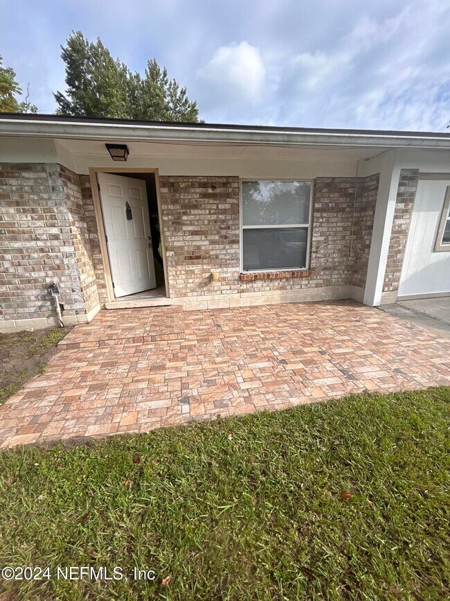 10929 Weymouth Cir N in Jacksonville, FL - Building Photo - Building Photo