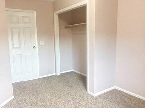 6844 Cape Lisburne Loop in Anchorage, AK - Building Photo - Building Photo