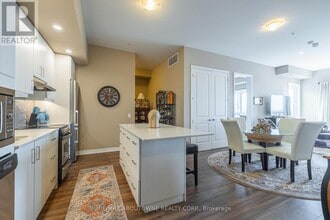 40 Esplanade Ln in Grimsby, ON - Building Photo - Building Photo